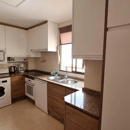 Atico Con Terraza Y 2 En Casco Antiguo *