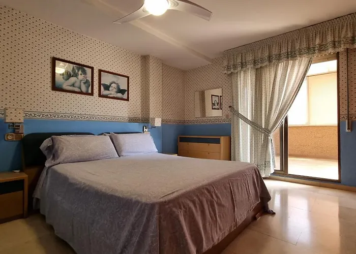Atico Con Terraza Y 2 En Casco Antiguo * Benidorm