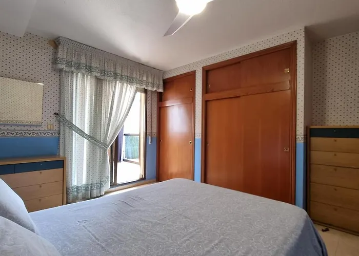 Atico Con Terraza Y 2 En Casco Antiguo * Benidorm