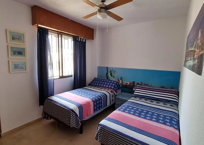 Atico Con Terraza Y 2 En Casco Antiguo * Benidorm